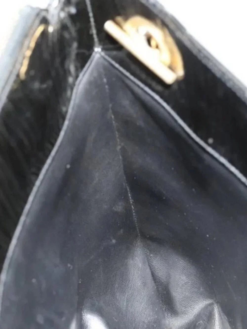 CHANEL Chain Shoulder Bag Patent leather Black Gold CC Auth BA10725